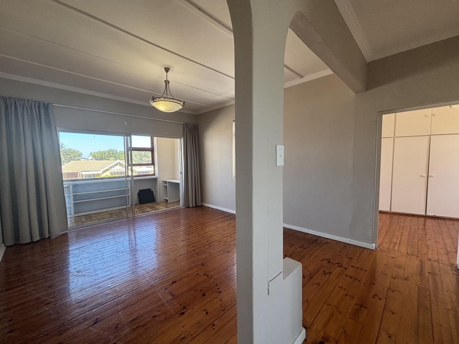 1 Bedroom Property for Sale in Summerstrand Eastern Cape